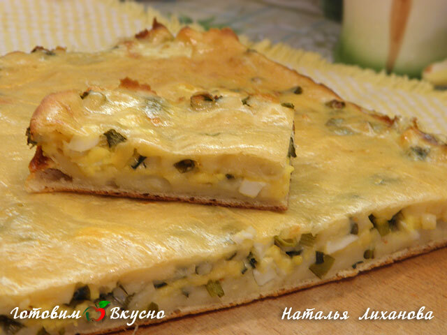 Пирог на кефире с сыром зеленью и яйцами