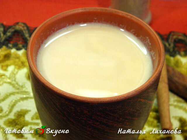 Имбирный чай с молоком и кардамоном