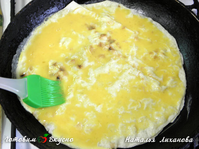 Ёка - лаваш с яйцом и сыром
