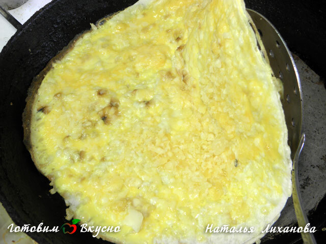 Ёка - лаваш с яйцом и сыром
